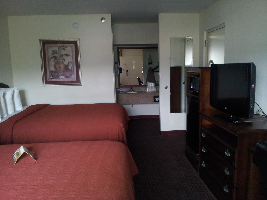 Quality Inn Pelham I-65 Exit 246 Exterior foto